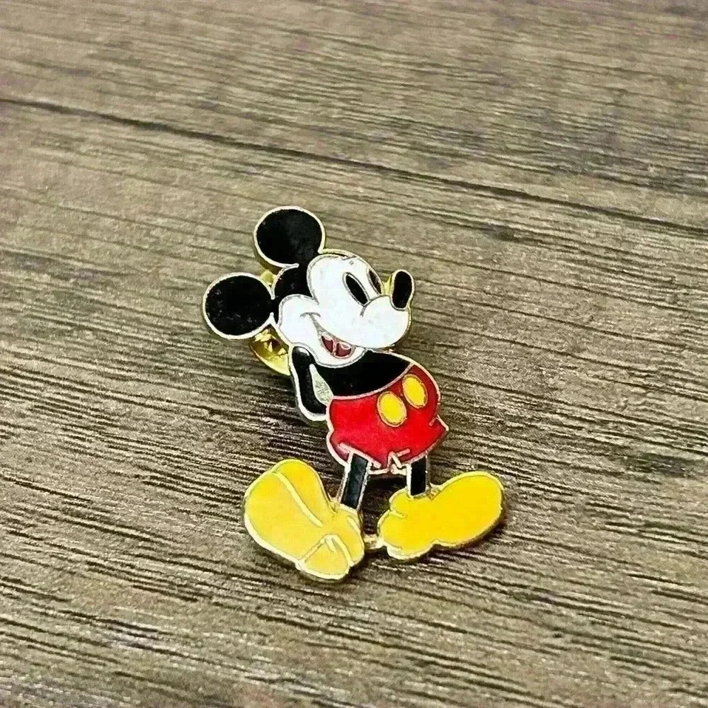 Vintage Disney Gold Tone Mickey Mouse Pin